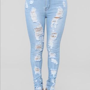 FASHION NOVA Distressed Jeans